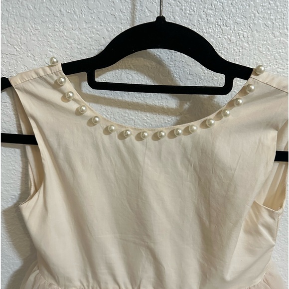 Girls size 10 Ivory color flower girl dress. Worn once & in excellent condition. - Picture 4 of 5